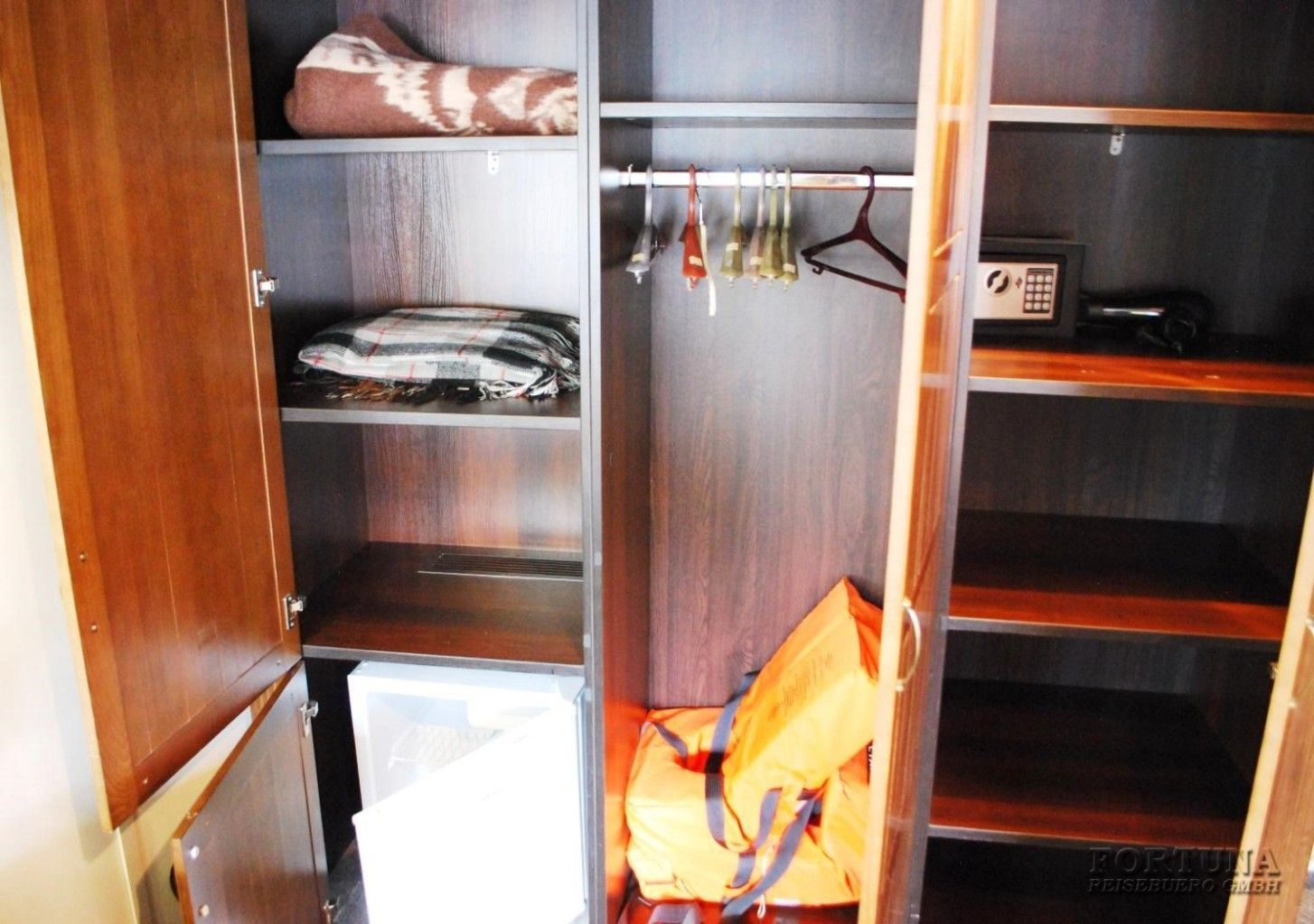 Теплоход Волга Стар. Люкс однокомнатный 2М+ ||6