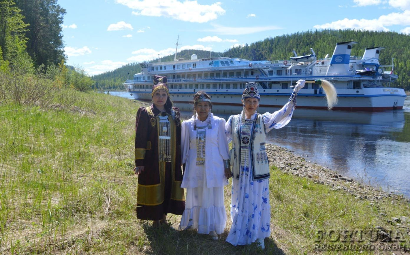 “Якутск - Ленские столбы - Якутск“ - 36 часов, теплоход "Демьян Бедный"