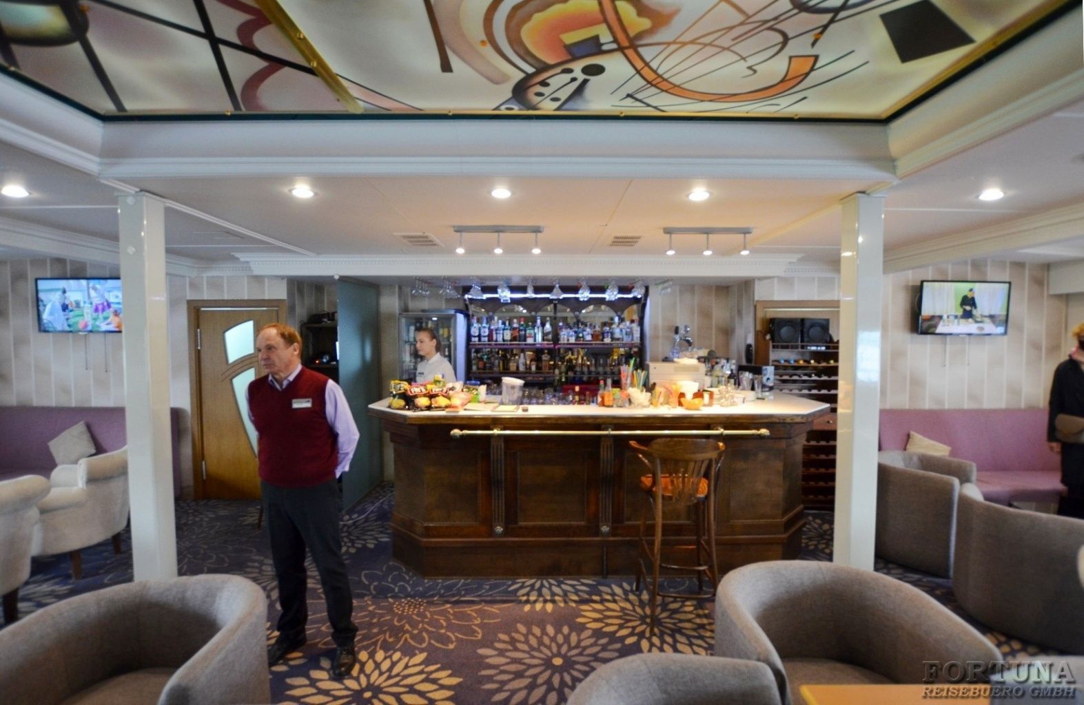 ТХ Максим Литвинов 4*. Бар Акварель ||2