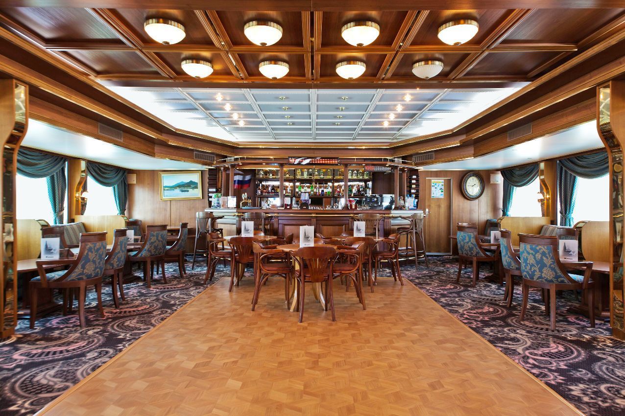 Речные круизы. Тх Сергей Дягилев, бар ||2