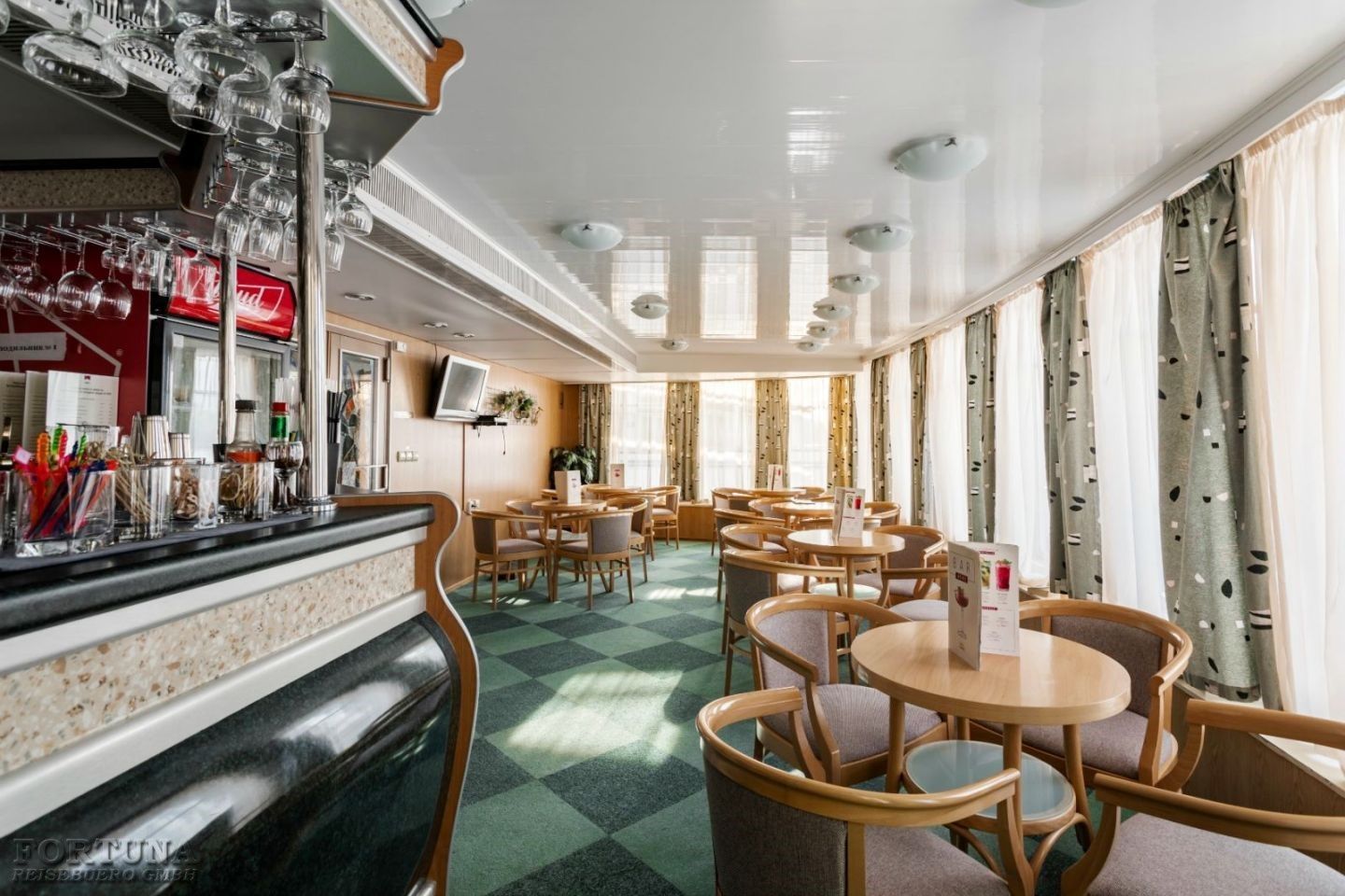 Круизы по России. ТХ Георгий Чичерин. Кофейня ||2