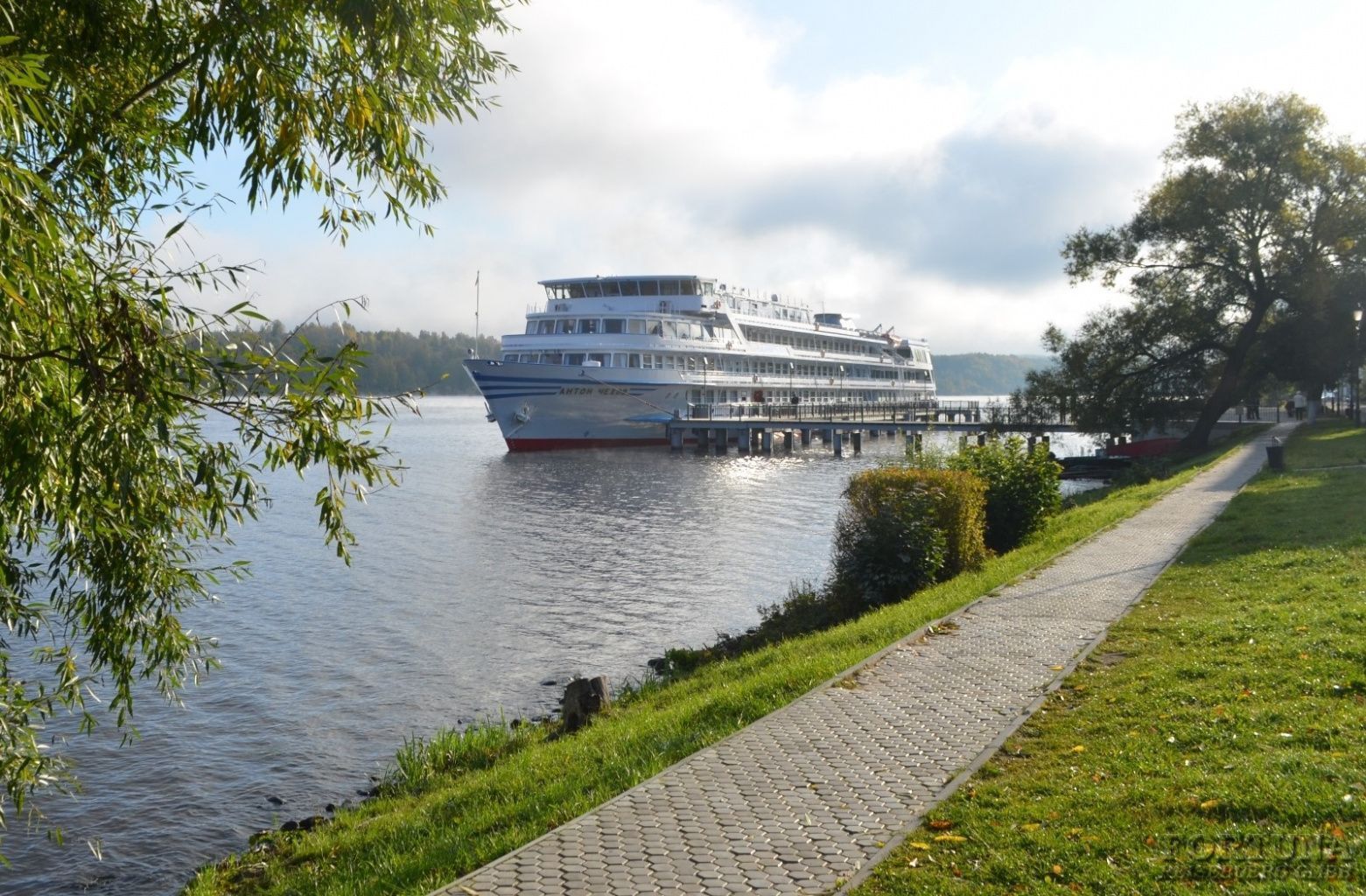 Круиз из Москвы до Перми и обратно, теплоход "Максим Литвинов"