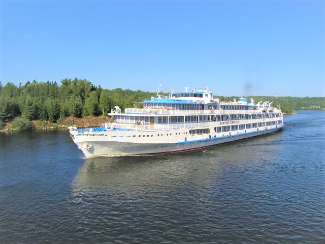 Круиз "Чебоксары - Козьмодемьянск - Нижний Новгород - Чкаловск - Кострома - Ярославль - Коприно - Череповец - Горицы - Кижи - Мандроги - Старая Ладога - Санкт-Петербург (2 дня) - Валаам - Лодейное Поле - Свирьстрой - Ирма - Череповец - Ярославль - Костром