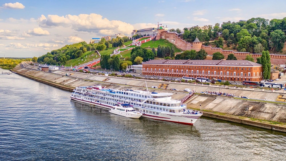 Круиз "Москва - Углич - Горицы - Кижи - Мандроги - Валаам - Санкт-Петербург", теплоход "Лев Толстой"