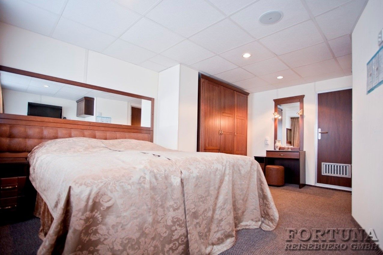 Теплоход Волга Стар 4*. Люкс однокомнатный ||5