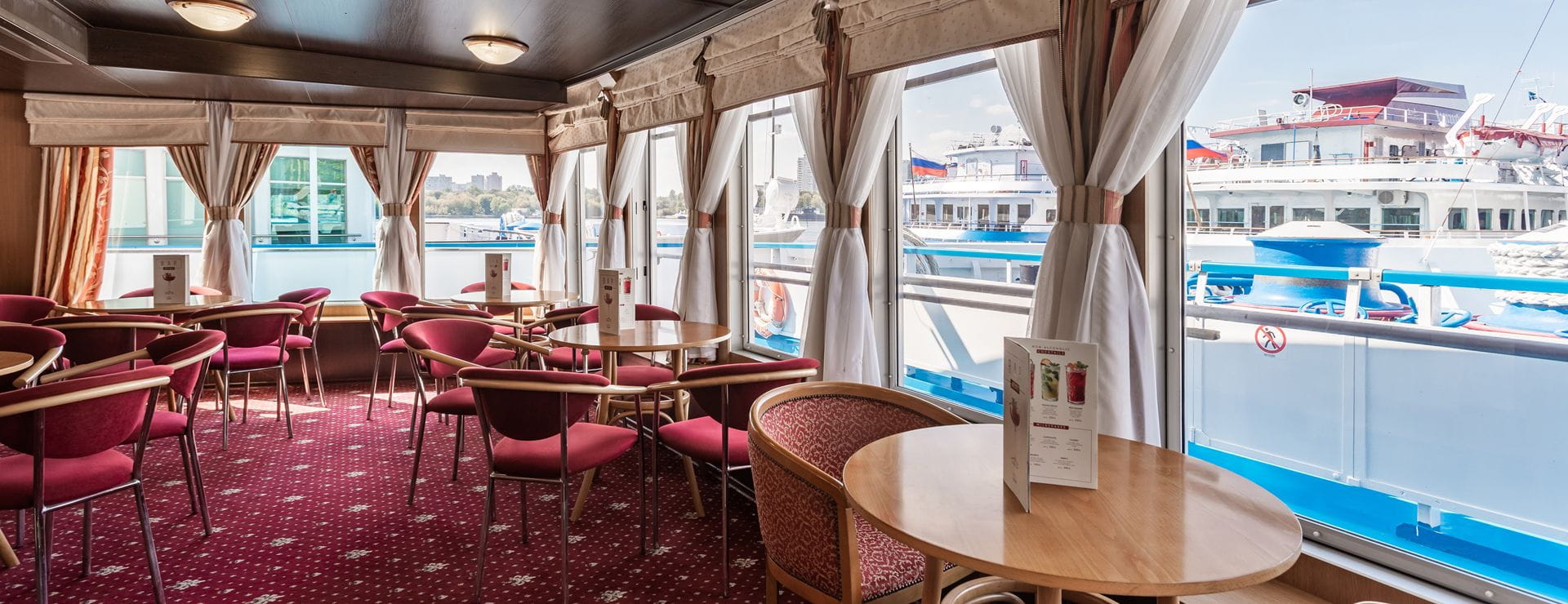 Круиз "Сокровища Карелии", теплоход "Ленин"