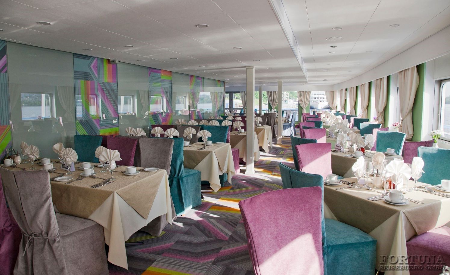 Речные круизы. ТХ Максим Литвинов 4*. Ресторан ||1