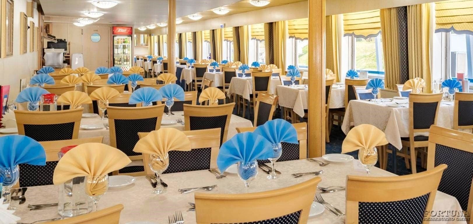 Круизы по России. ТХ Георгий Чичерин, ресторан Волга