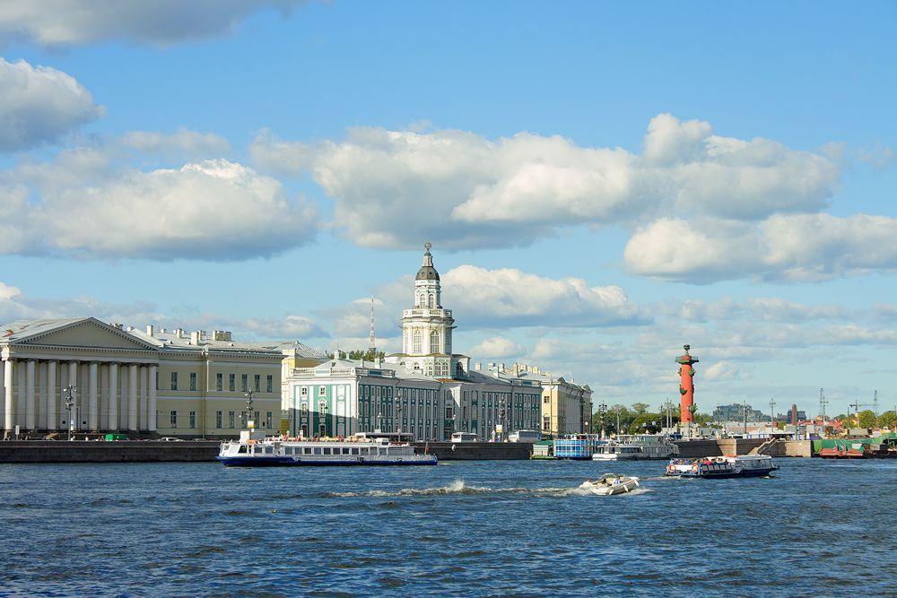 Экскурсионный круиз по Неве на судне "Шустрый Бобёр"