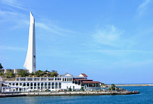 Севастополь. «Обелиск городу-герою Севастополю» (в народе «Штык и парус»)