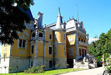 Массандровский дворец императора Александра III в Алупке. Крым