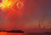 Праздничный тур: Салют в День ВМФ в Санкт-Петербурге