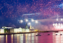 Салют с теплохода на День Победы - 9 мая