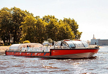 Салют с теплохода на День Победы - 9 мая