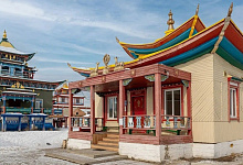 Тур-круизы по зимнему Байкалу. Иволгинский дацан в Бурятии, Сибирь