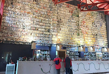 Деревня Верхние Мандроги на реке Свирь. Музей Водки