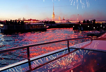 Праздничный салют и фейерверк в Санкт-Петербурге