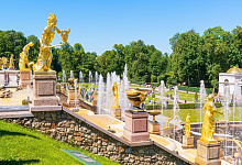 Тур: Открытие фонтанов в Петергофе + круиз на острова Валаам