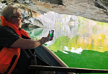 Пещера в мраморном каньоне парка Рускеала, Карелия