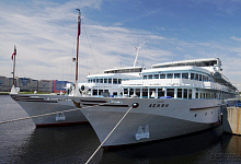 Теплоход Ленин. Круизы по России