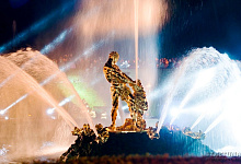 Тур в Петербург: Симфония света, огня и фонтанов. Петергоф