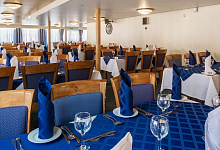 Теплоход Ленин, ресторан