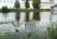 Звонница и Трапезная палата с церковью Покрова, Тихвин