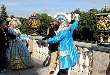 Тур в Петербург: Праздник Открытия фонтанов в Петергофе