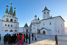 Свято-Троицкий Александро-Свирский мужской монастырь в деревне Старая Слобода