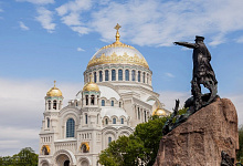 Тур в Петербург: Праздник Закрытия фонтанов в Петергофе. Кронштадт