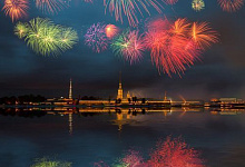 Салют с теплохода на День Победы - 9 мая