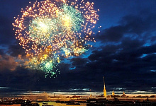 Праздничный салют и фейерверк 9 мая в Санкт-Петербурге