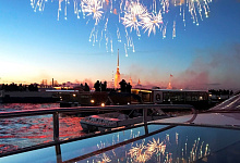 Праздничный салют и фейерверк 9 мая в Санкт-Петербурге