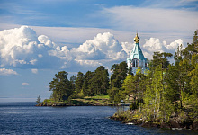 Тур: Открытие фонтанов в Петергофе + круиз на острова Валаам