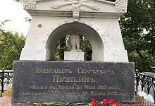 Свято-Успенский Святогорский мужской монастырь, Пушкинские Горы