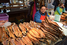 Сибирский тур-круиз по Байкалу. Рыбный рынок в Листвянке