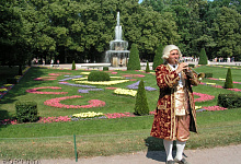 Тур: Открытие фонтанов в Петергофе + круиз на острова Валаам и Коневец