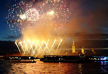 Праздничный салют и фейерверк 9 мая в Санкт-Петербурге