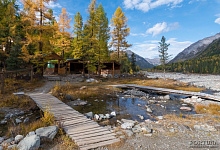 Шумак - туристическая база в горах Восточного Саяна, Сибирь